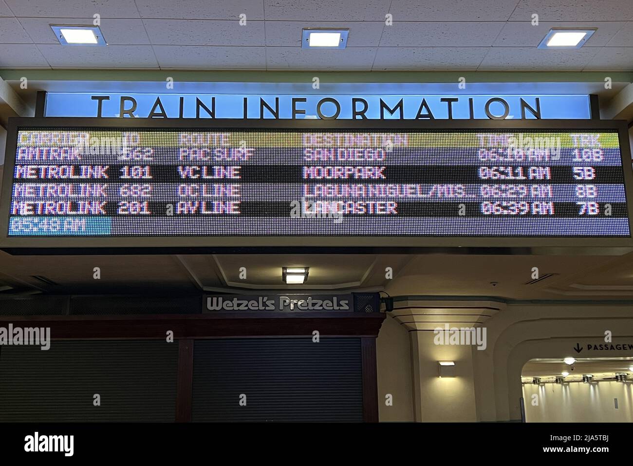 train-departure-schedule-hi-res-stock-photography-and-images-alamy