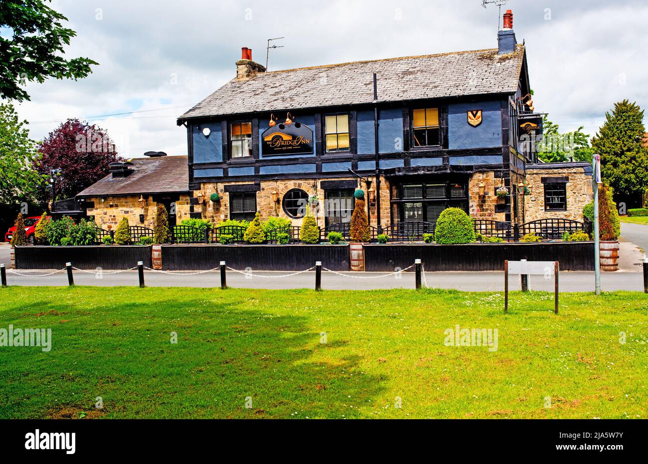 The Bridge Inn, Stapleton, North Yorkshire, England Stock Photo - Alamy