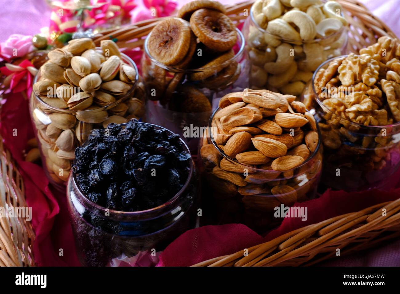 Mixed nuts and dried fruits, Nuts and Dry Fruits, Healthy snack mix