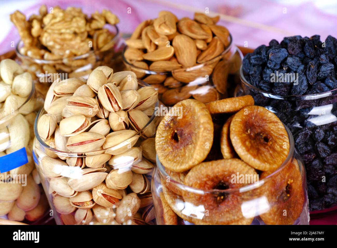 Mixed nuts and dried fruits, Nuts and Dry Fruits, Healthy snack mix