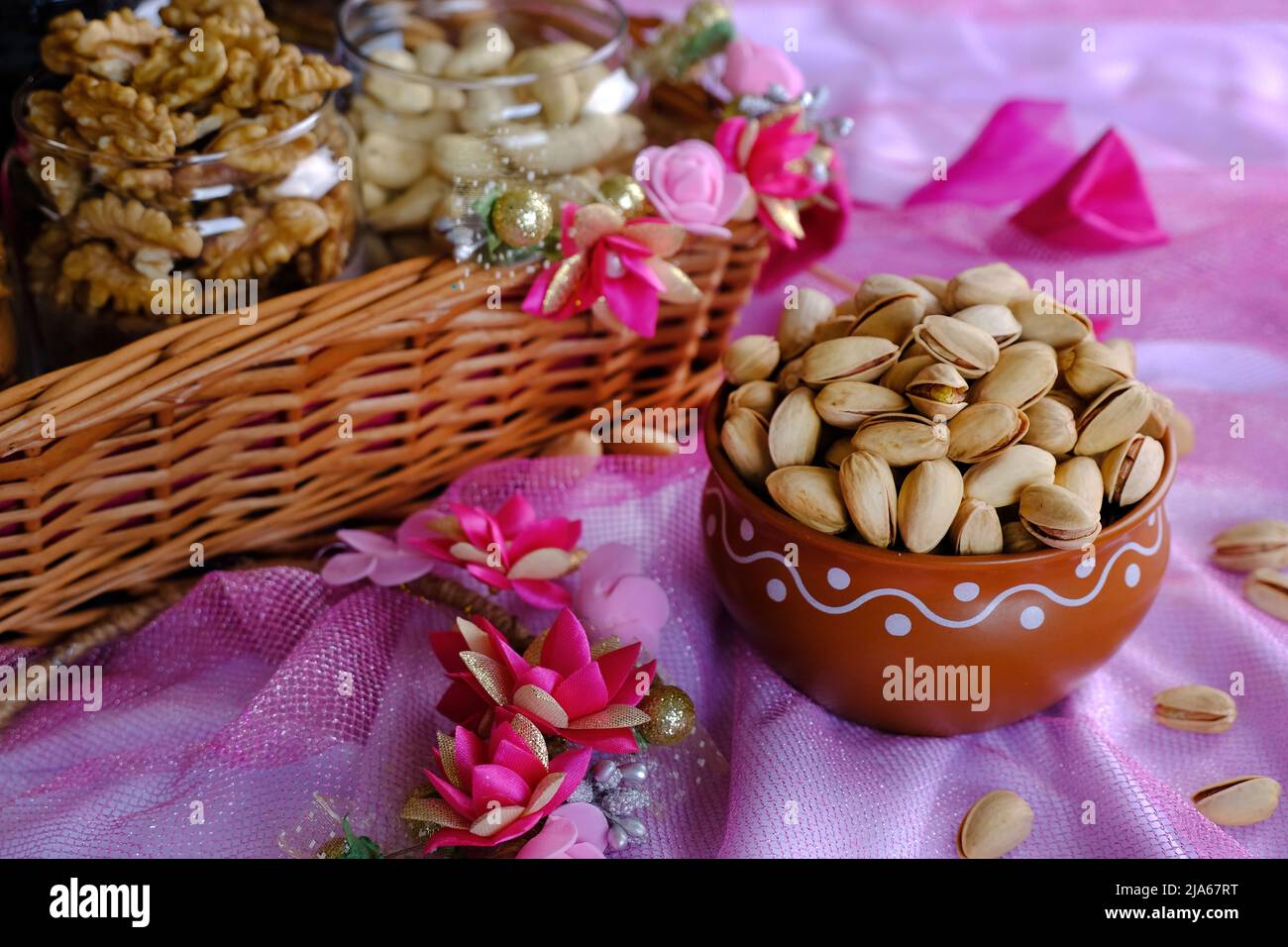Mixed nuts and dried fruits, Nuts and Dry Fruits, Healthy snack mix
