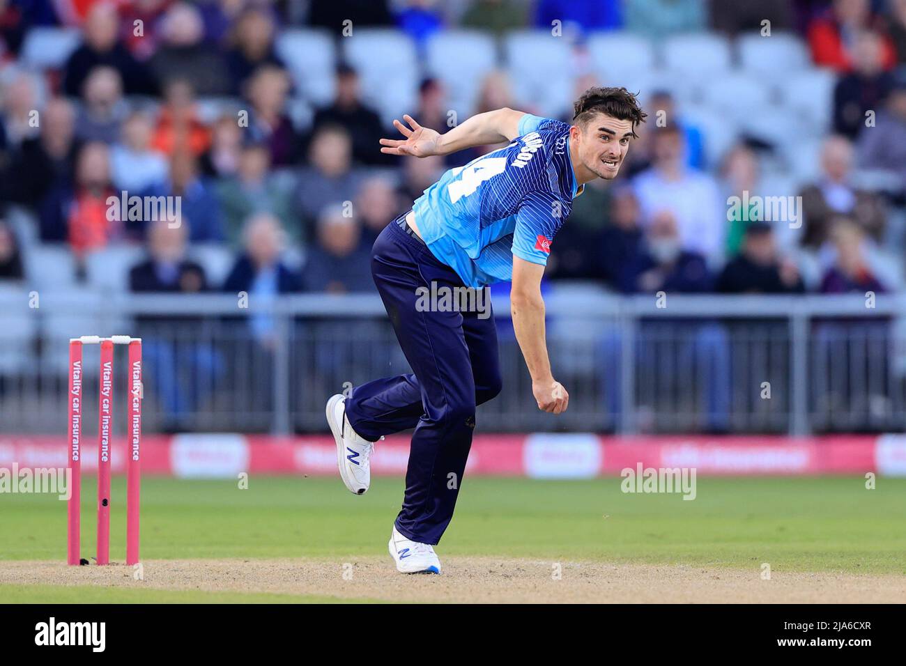 Jordan Thompson bowling for Yorkshire Vikings Stock Photo