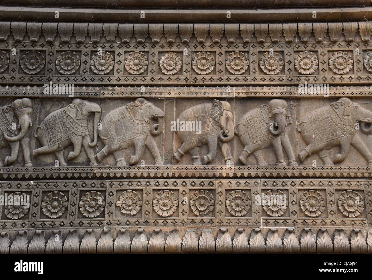 Design of small elephants on the wall of Ahilyabai Fort, Maheshwar (Madhya Pradesh) Stock Photo