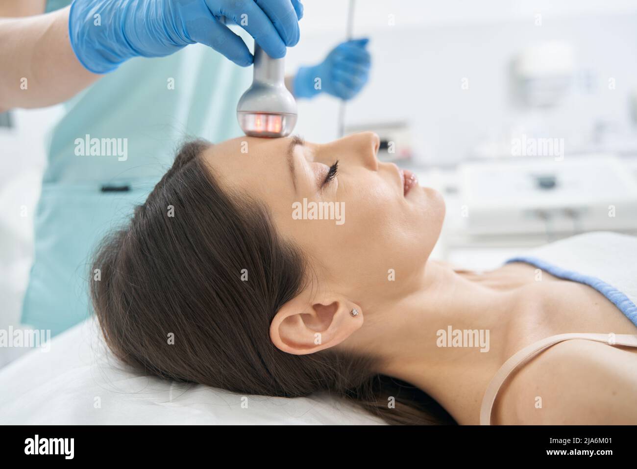 Removal of wrinkles on female forehead with radiofrequency technology ...