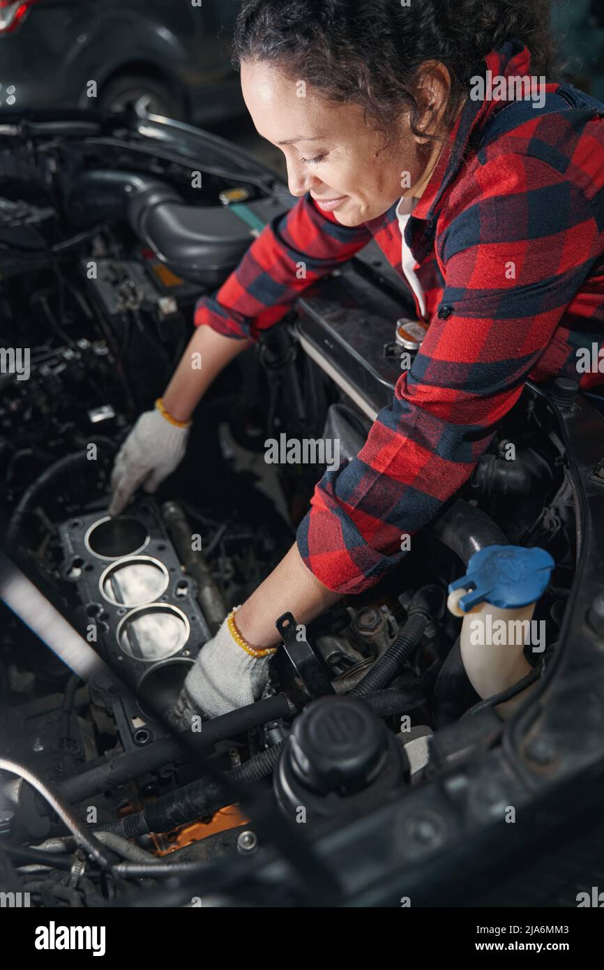 Mechanical tools for auto service and car repair. Workshop or garage  equipment Stock Photo - Alamy
