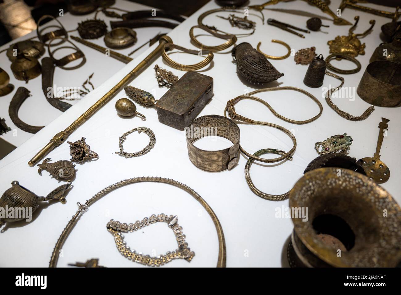 Brass dishes india hires stock photography and images Alamy