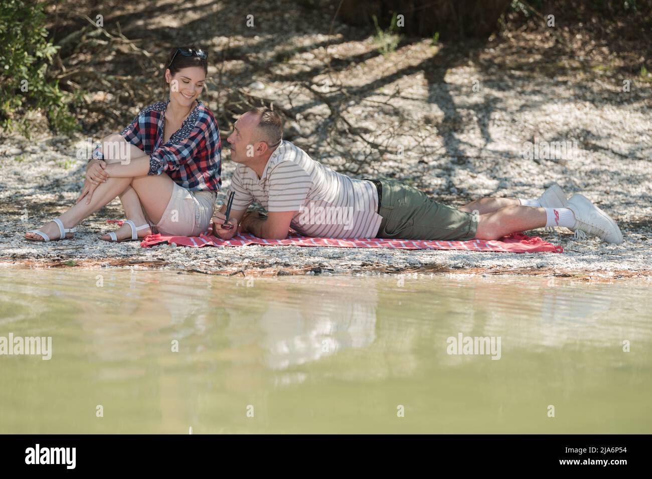 Friends relaxing mountains hi-res stock photography and images - Alamy