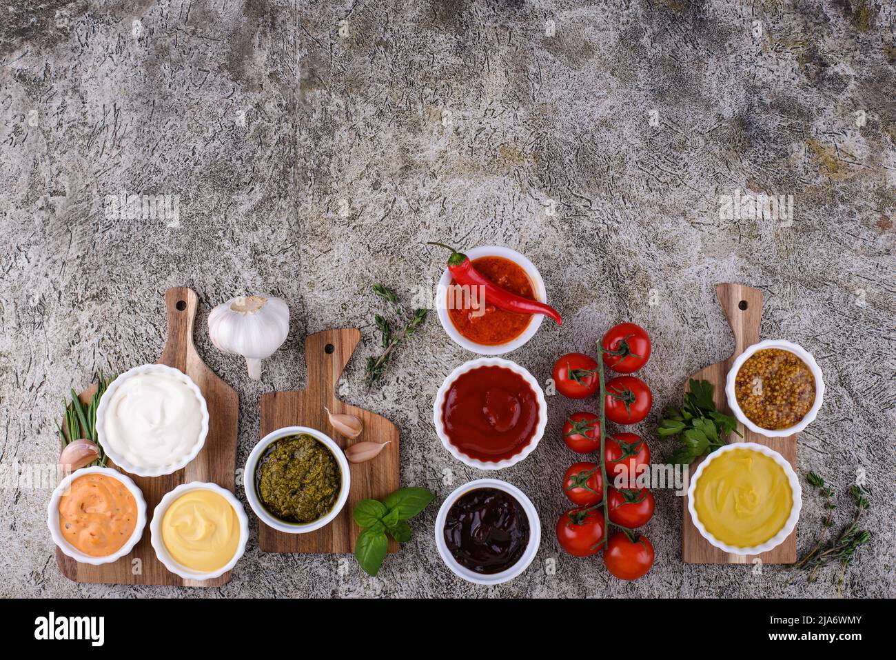 Mustard ketchup mayonnaise sauces hi-res stock photography and images ...