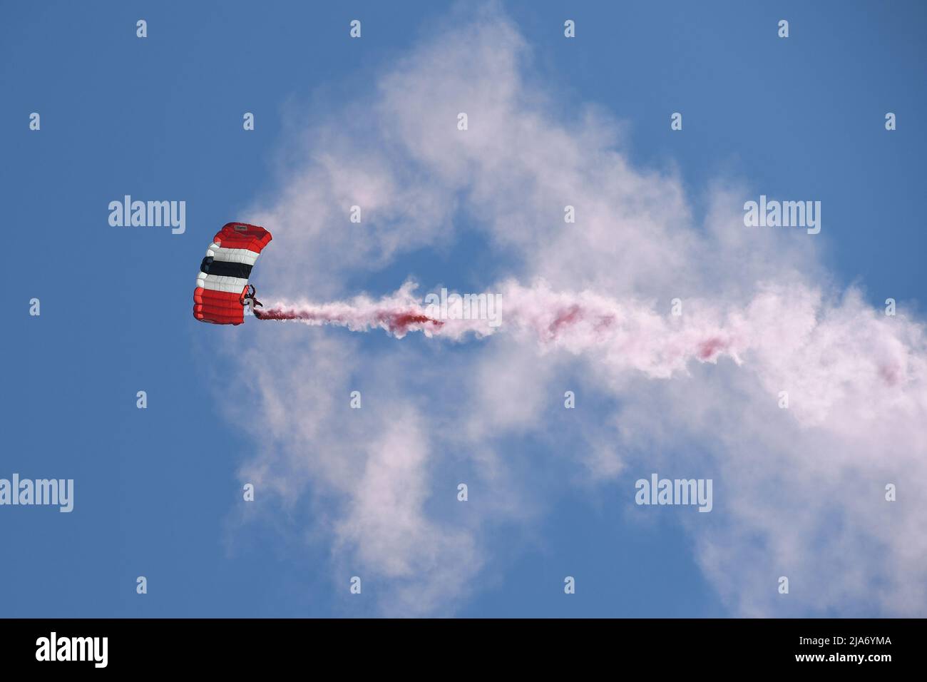 Miami, FL, USA. 27th May, 2022. The U.S. Army Golden Knights parachute