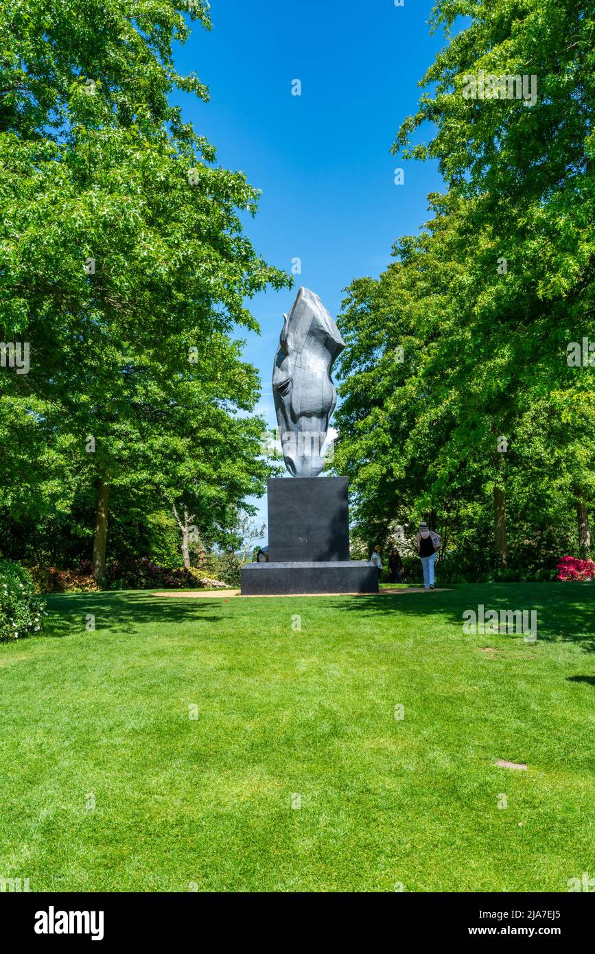Horse head sculpture surrey hires stock photography and images Alamy