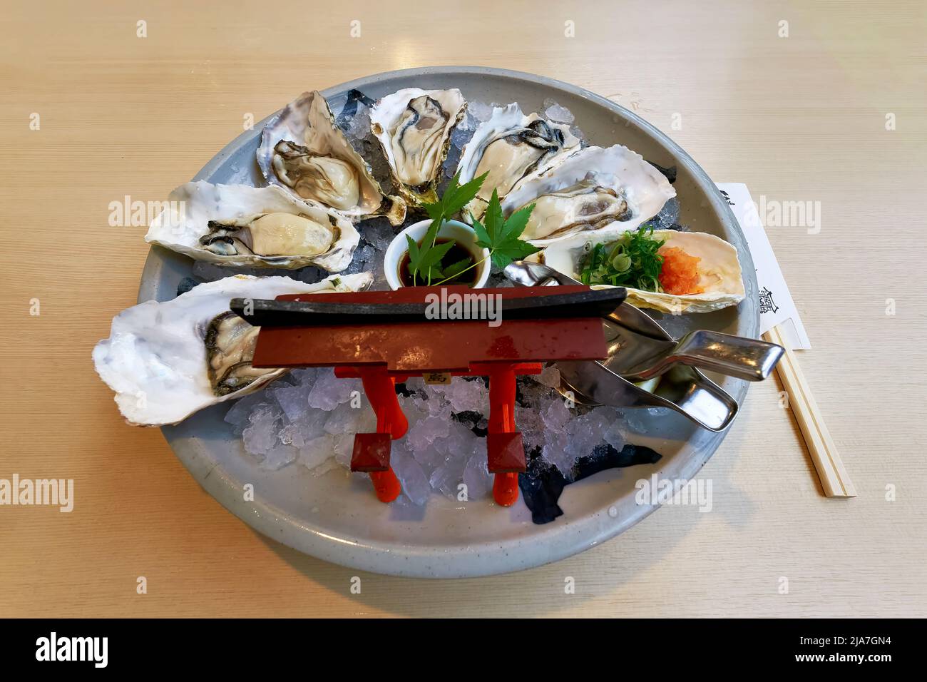 Japan. Miyajima. Hiroshima. Fresh giant oysters Stock Photo Alamy