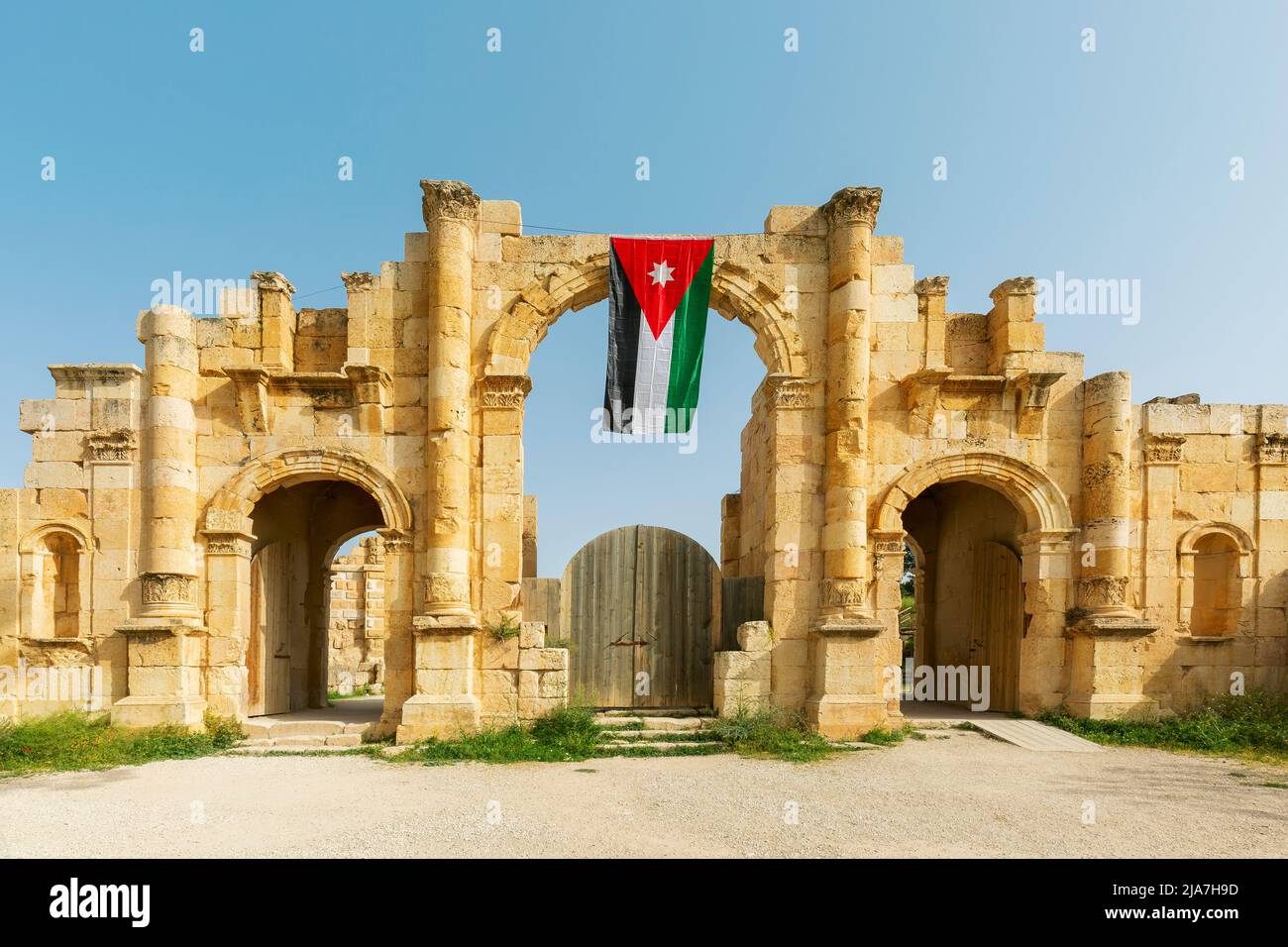 Arch of Hadrian in the ancient Roman city of Gerasa in Jerash, Jordan Stock Photo