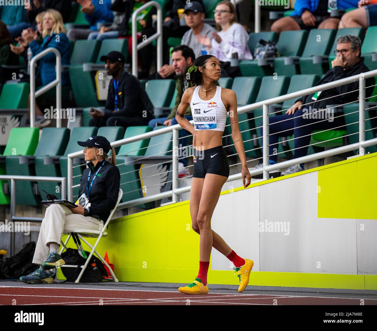 May 27, 2022 Eugene OR USA Vashti Cunningham talks to her dad and(02)