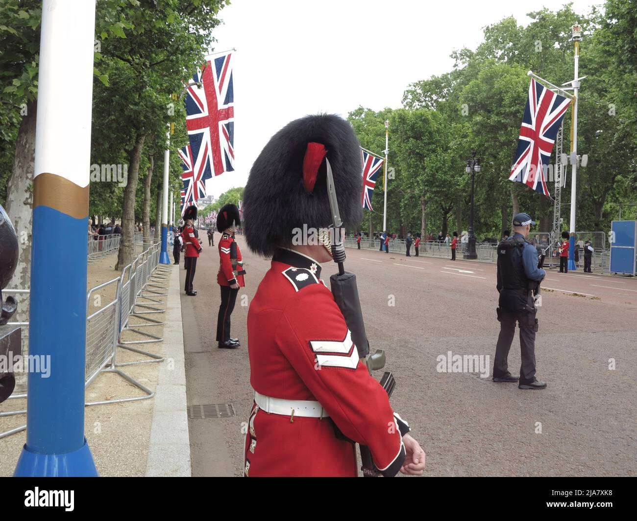 Westminster, UK. 28th May, 2022. Troops and police prepare for the Queens Platinum Jubilee celebrations next week (June 2 ndto 5th 2022) in the heart of London. Credit: Motofoto/Alamy Live News Stock Photo