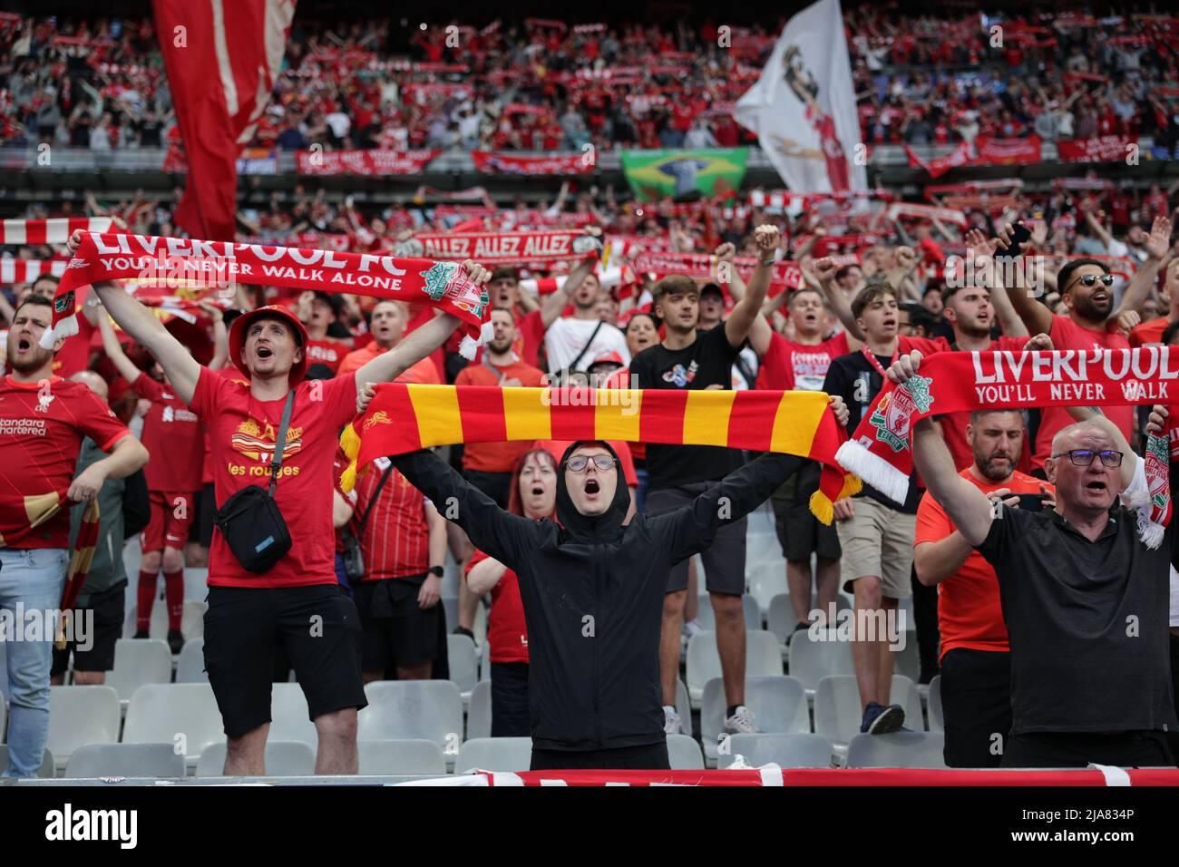 PARIS, FRANCE. MAY 28TH Liverpool fans sing You'll Never Walk Alone before the UEFA Champions League Final between Liverpool and Real Madrid at Stade de France, Paris on Saturday 28th May 2022. (Credit: Pat Scaasi | MI News) Credit: MI News & Sport /Alamy Live News Stock Photo