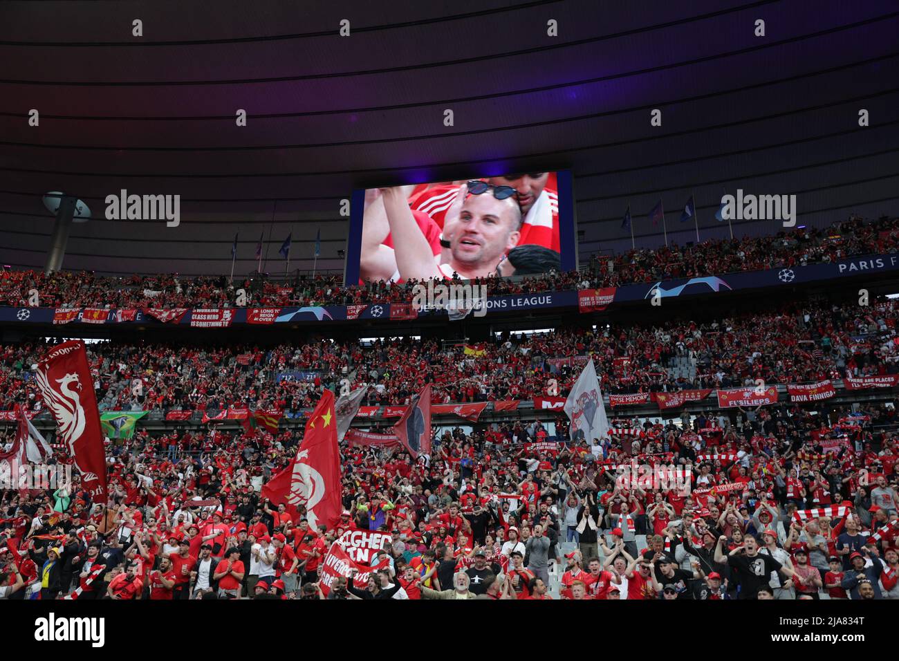 PARIS, FRANCE. MAY 28TH Liverpool fans sing You'll Never Walk Alone before the UEFA Champions League Final between Liverpool and Real Madrid at Stade de France, Paris on Saturday 28th May 2022. (Credit: Pat Scaasi | MI News) Credit: MI News & Sport /Alamy Live News Stock Photo