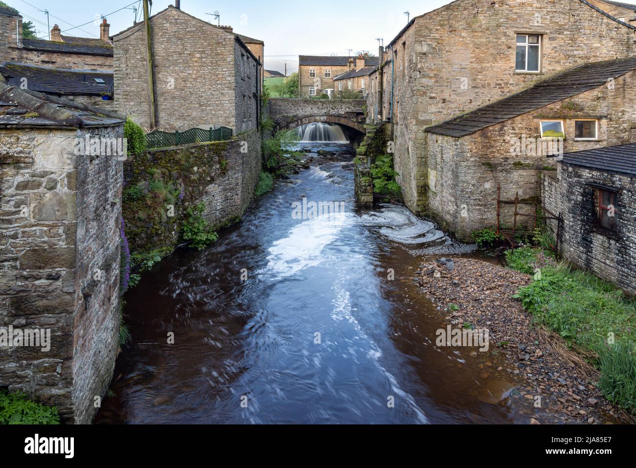 Gayle Beck runs through the centre of the picturesque Yorkshire Dales town of Hawes, Wensleydale, England, Uk Stock Photo