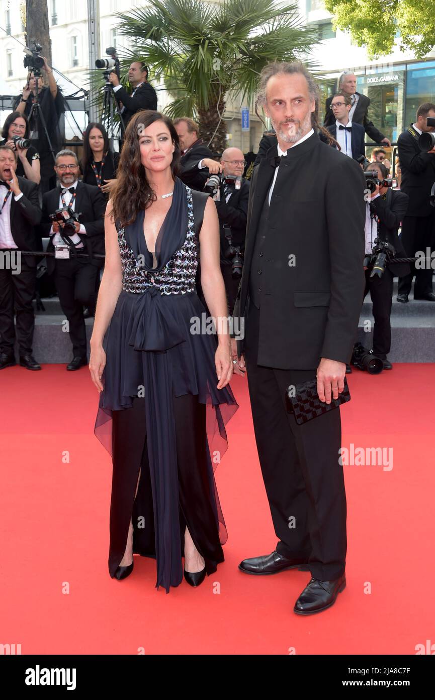Cannes, France. 28th May, 2022. 75th Cannes Film Festival 2022, red carpet Closing CeremonyPictured: Anna Mouglalis Credit: Independent Photo Agency/Alamy Live News Stock Photo