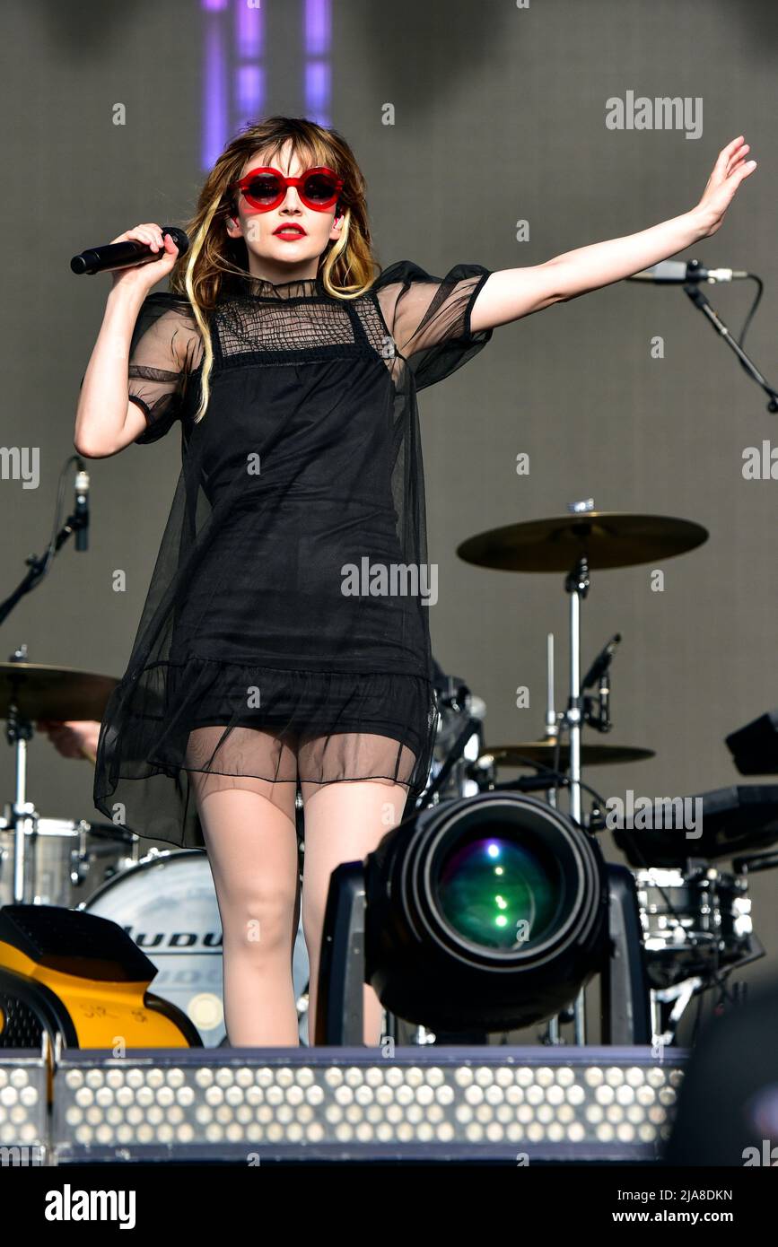 Napa, California, USA. 27th May, 2022. Lauren Mayberry of the band CHVRCHES on stage day 1 of BottleRock 2022 Music Festival. Credit: Ken Howard/Alamy Live News Stock Photo