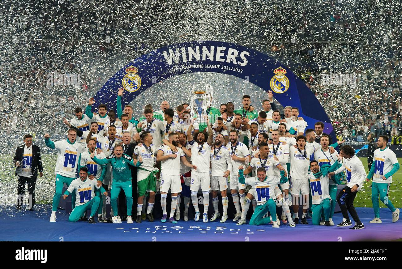 Real Madrid's Marcelo lifts the trophy as they celebrate winning the UEFA Champions  League Final at the Stade de France, Paris. Picture date: Saturday May 28,  2022 Stock Photo - Alamy