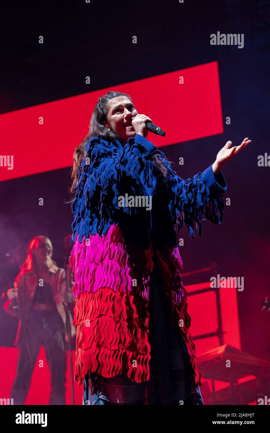 Verona, Italy. 28th May 2022. Italian singer Elisa alias as Elisa Toffoli during his live performs in Arena di Verona,  for Back to the future tour 2022 in Heros Festival 2022 Credit: Roberto Tommasini/Alamy Live News Stock Photo