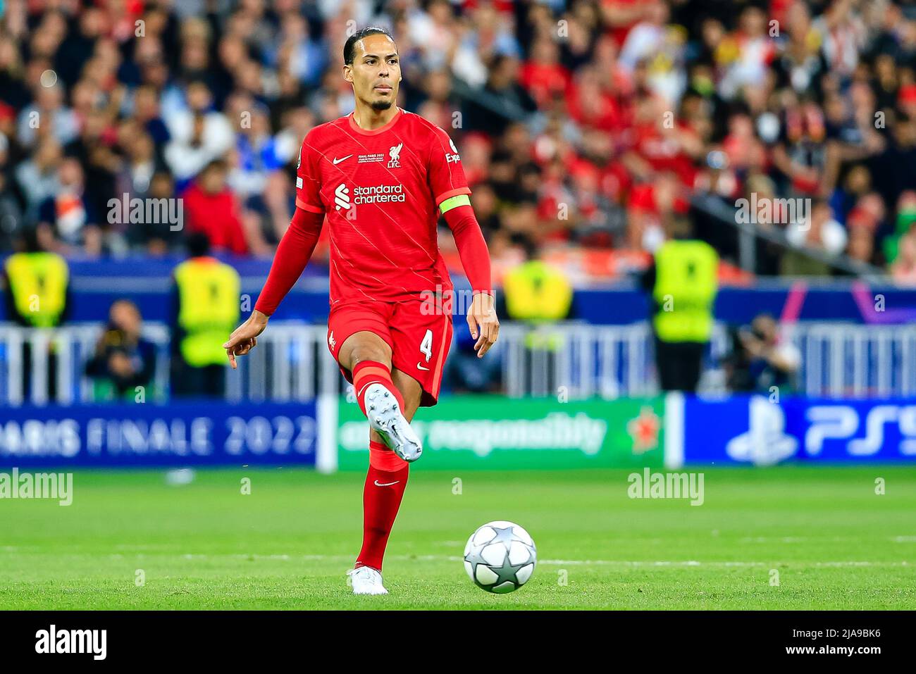 PARIS, FRANCE - MAY 28: Virgil van Dijk of Liverpool passes the ball during  the UEFA Champions League final match between Liverpool FC and Real Madrid  at Stade de France on May