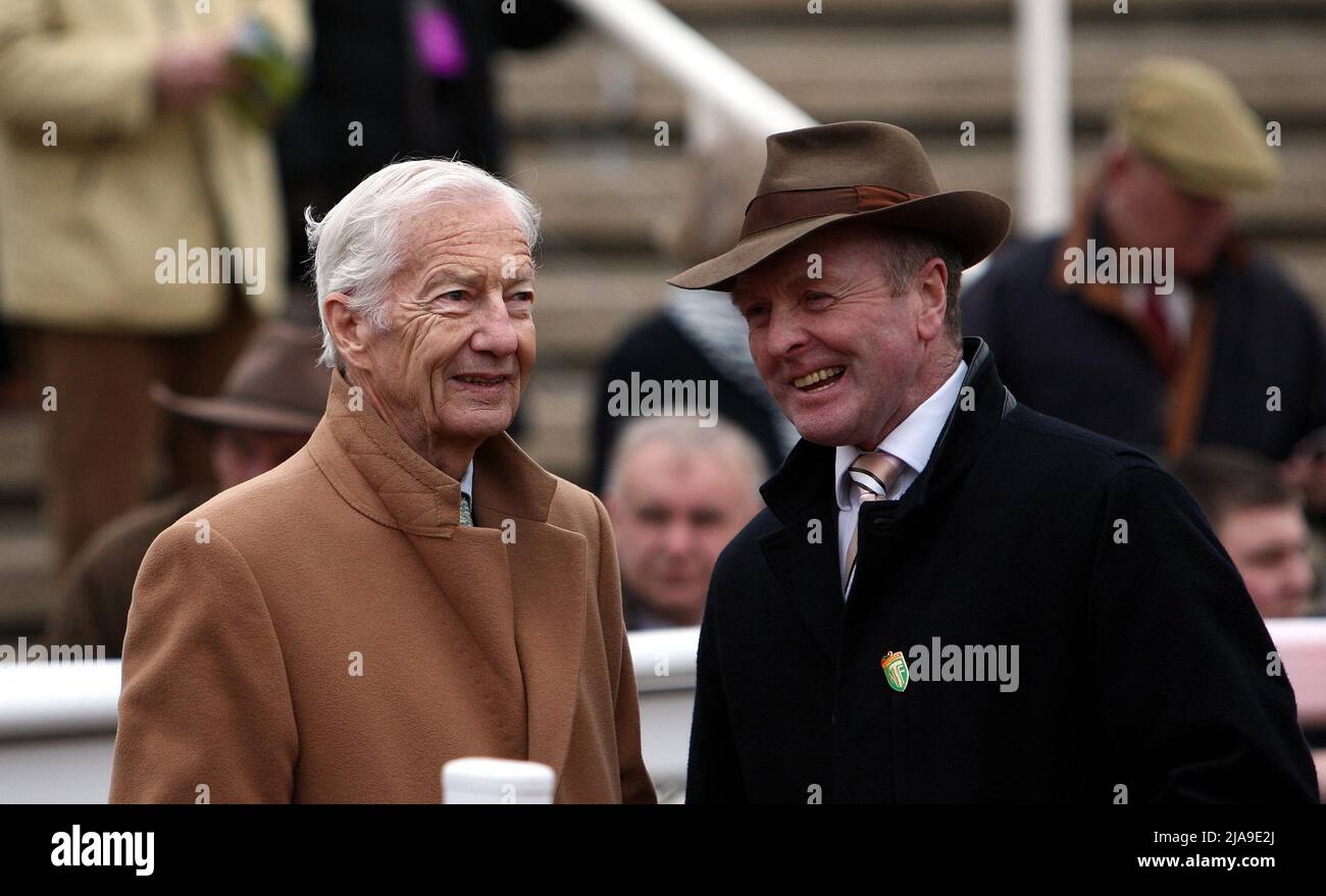File photo dated 13-03-2009 of Lester Pigott and Jonjo O'Neil. Lester Piggott, whose Classic haul included nine Derby victories, has died at the age of 86, his son-in-law William Haggas has announced.. Issue date: Sunday May 29, 2022. Stock Photo