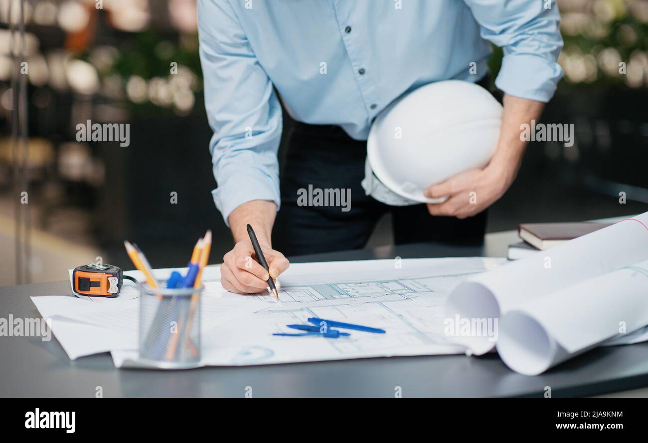 Civil engineer male hard hat hi-res stock photography and images - Alamy