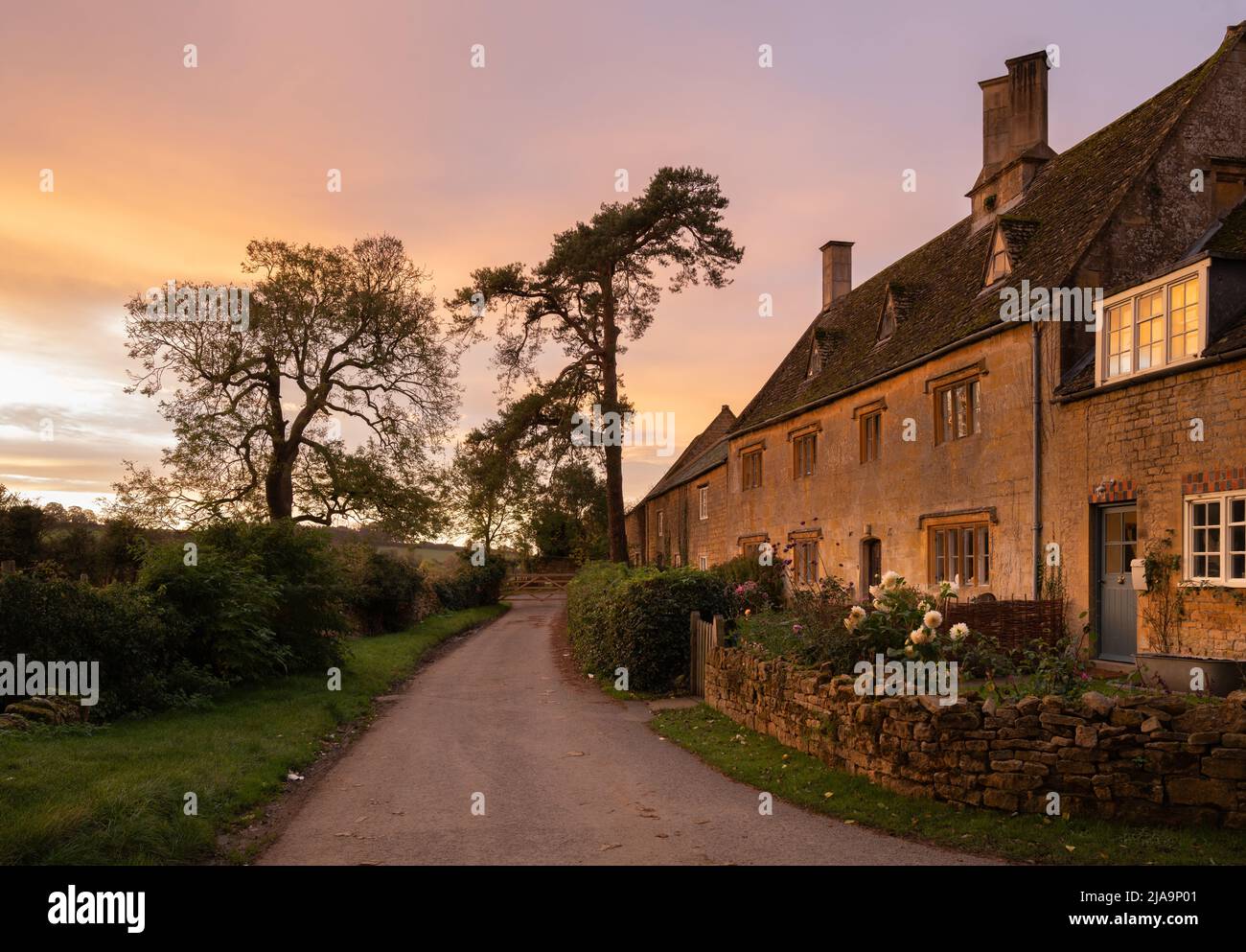 Cotswold Cottages at Hidcote Bartrim, Gloucestershire, England. Stock Photo