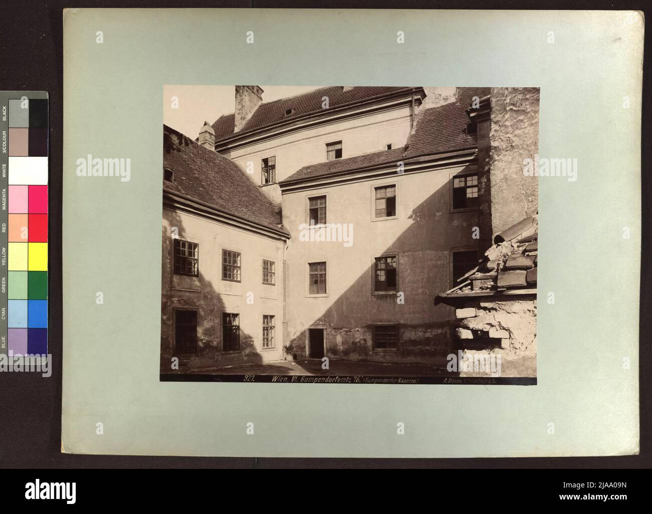 6., Gumpendorfer Straße 76 / Otto-Bauer-Gasse / Hirschengasse / Schmalzhofgasse-Gumpendorfer barracks. August Stauda (1861-1928), photographer Stock Photo