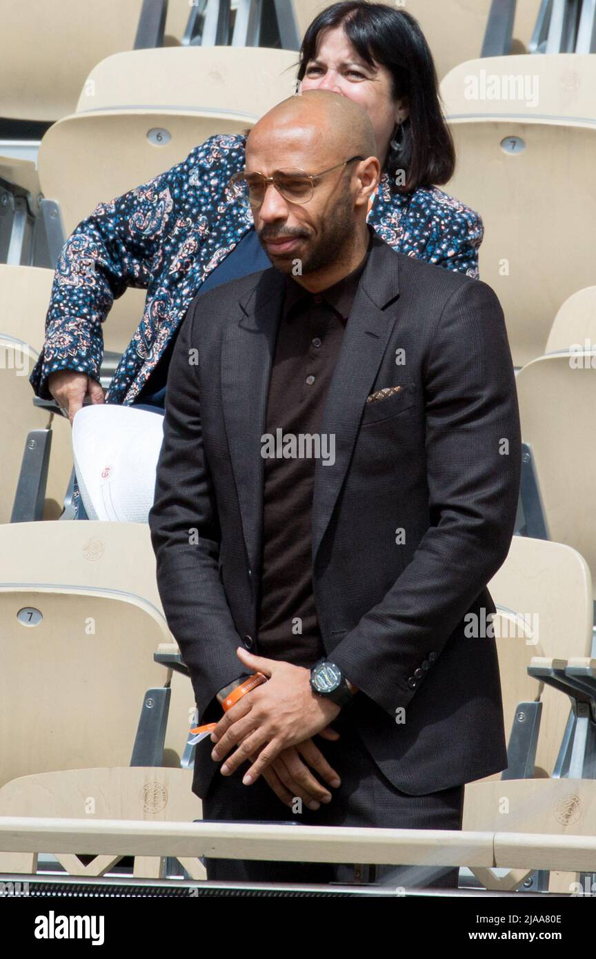 Thierry Henry - casual  Thierry henry, Henry styles, Athletic men
