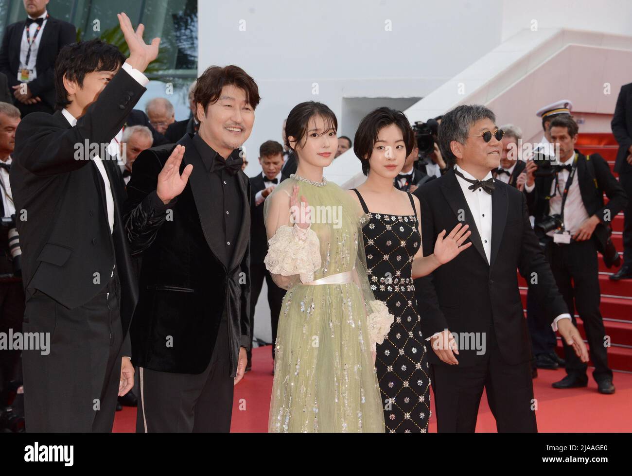 May 28, 2022, CANNES, France: CANNES, FRANCE - MAY 28: (L-R) Dong-won Gang, Song Kang-Ho, Hee-jin Choi, Joo-Young Lee and Director Hirokazu Koreeda of ''Broker'' attend the closing ceremony red carpet for the 75th annual Cannes film festival at Palais des Festivals on May 28, 2022 in Cannes, France. (Credit Image: © Frederick Injimbert/ZUMA Press Wire) Stock Photo