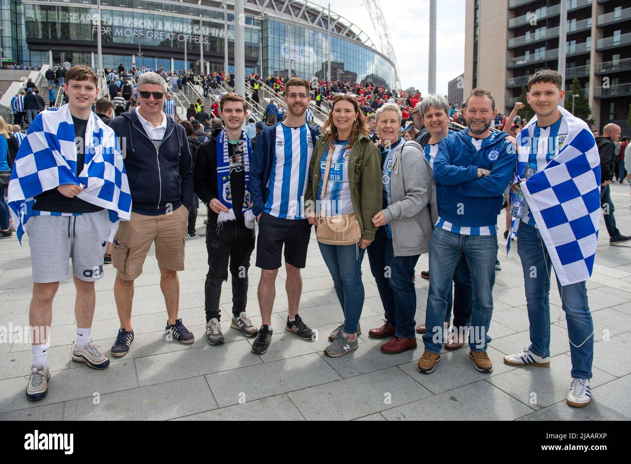 huddersfield-fans-wembley-hi-res-stock-photography-and-images-alamy