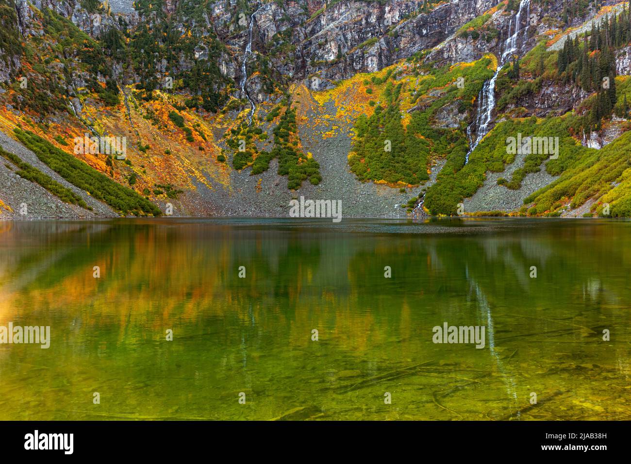 WA21624-00...WASHINGTON - Fall time at Rainy Lake in the North Cascades section of the Okanogan -Wenatchee National Forest. Stock Photo