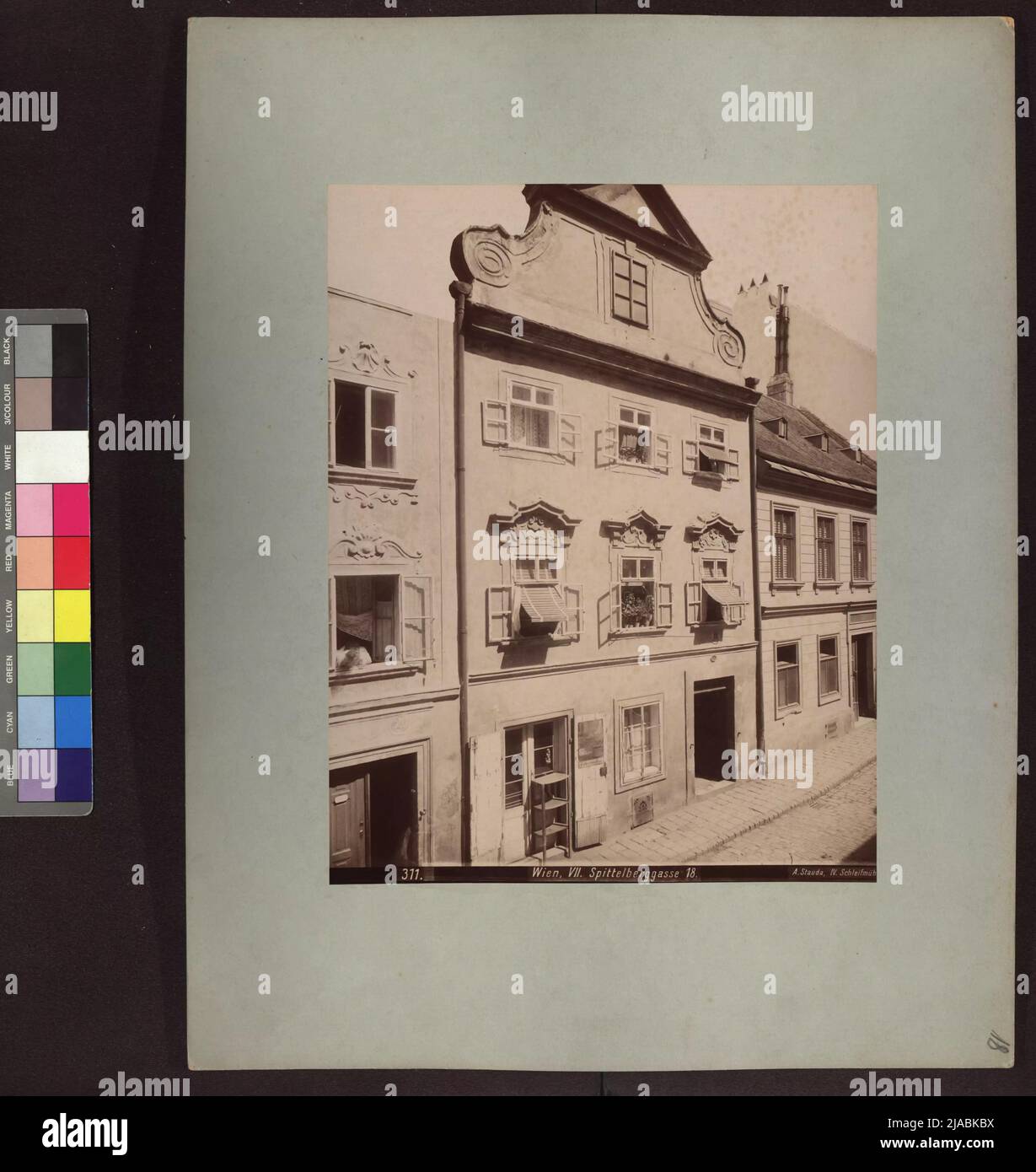 7., Spittelberggasse 18 - 'Zum Black Bär'. August Stauda (1861-1928), photographer Stock Photo