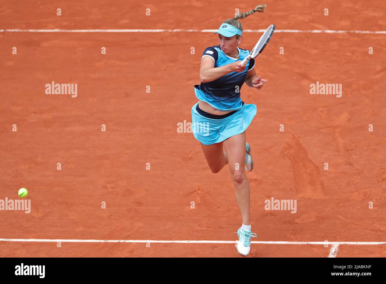 Paris, France. 29th May 2022; Roland Garros, Paris, France: French Open  Tennis tournament: Elise Mertens (BEL) plays a forehand passing shot  against Coco Gauff (USA) Credit: Action Plus Sports Images/Alamy Live News