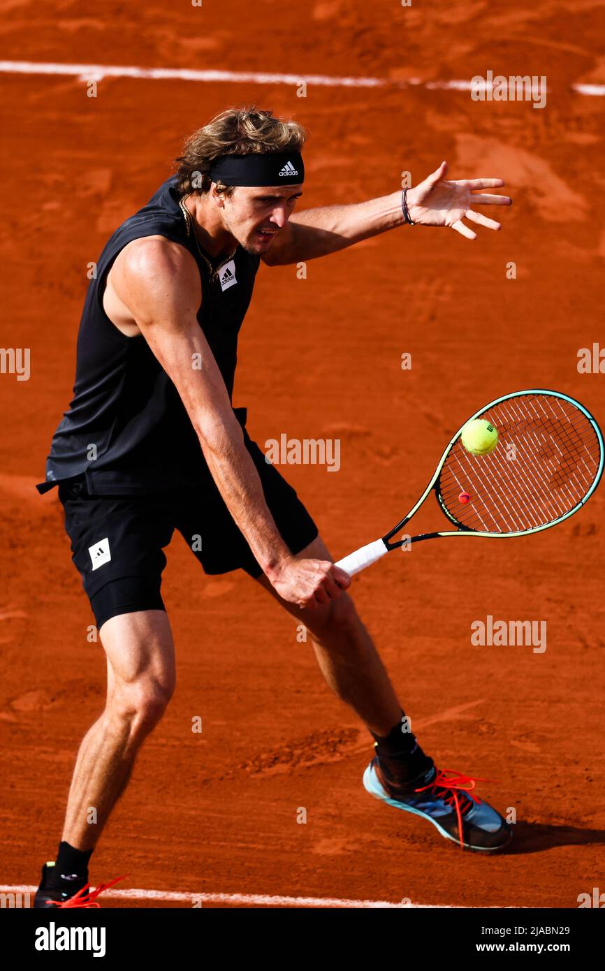 Paris, France. 29th May, 2022. Tennis player Alexander Zverev from Germany  is in action at the 2022 French Open Grand Slam tennis tournament in Roland  Garros, Paris, France. Frank Molter/Alamy Live news