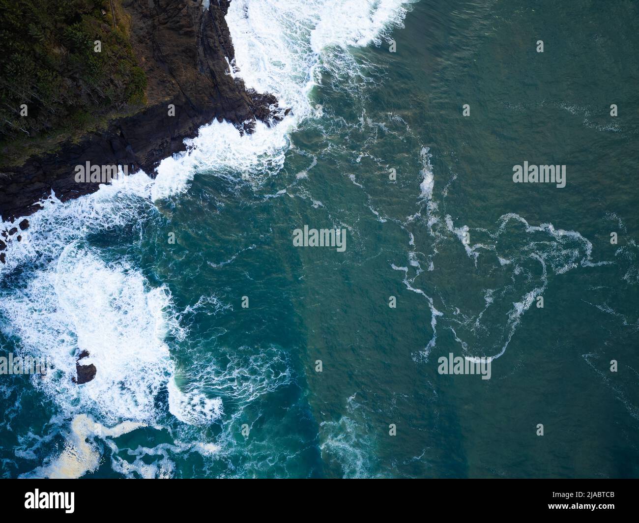 Slow motion foamy sea waves hi-res stock photography and images - Alamy