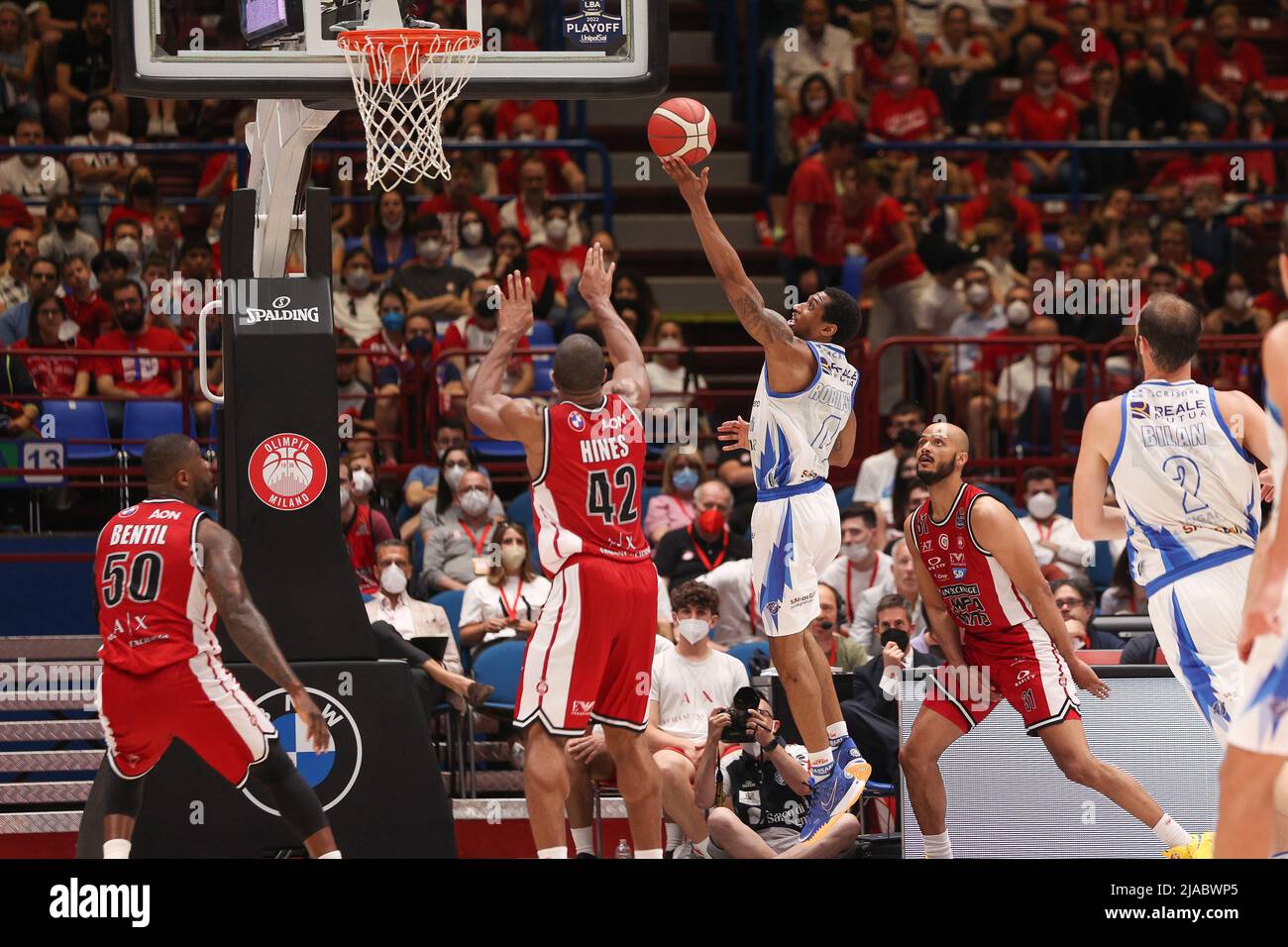 Milan, Italy. 28th May, 2022. Italy, Milan, may 28 2022: Gerald Robinson (Dinamo Sassari guard) lay up in 3rd quarter during basketball game A|X Armani Exchange Milan vs Dinamo Sassari, SF Playoff game1 LBA 2021-2022 at Mediolanum Forum (Credit Image: © Fabrizio Andrea Bertani/Pacific Press via ZUMA Press Wire) Stock Photo