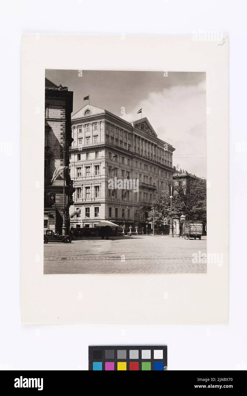 1st, Kärntner Ring 16 - Hotel Imperial - Iching view - View from Höhe Schwarzenbergplatz. Bruno Reiffenstein (1869-1951), photographer Stock Photo