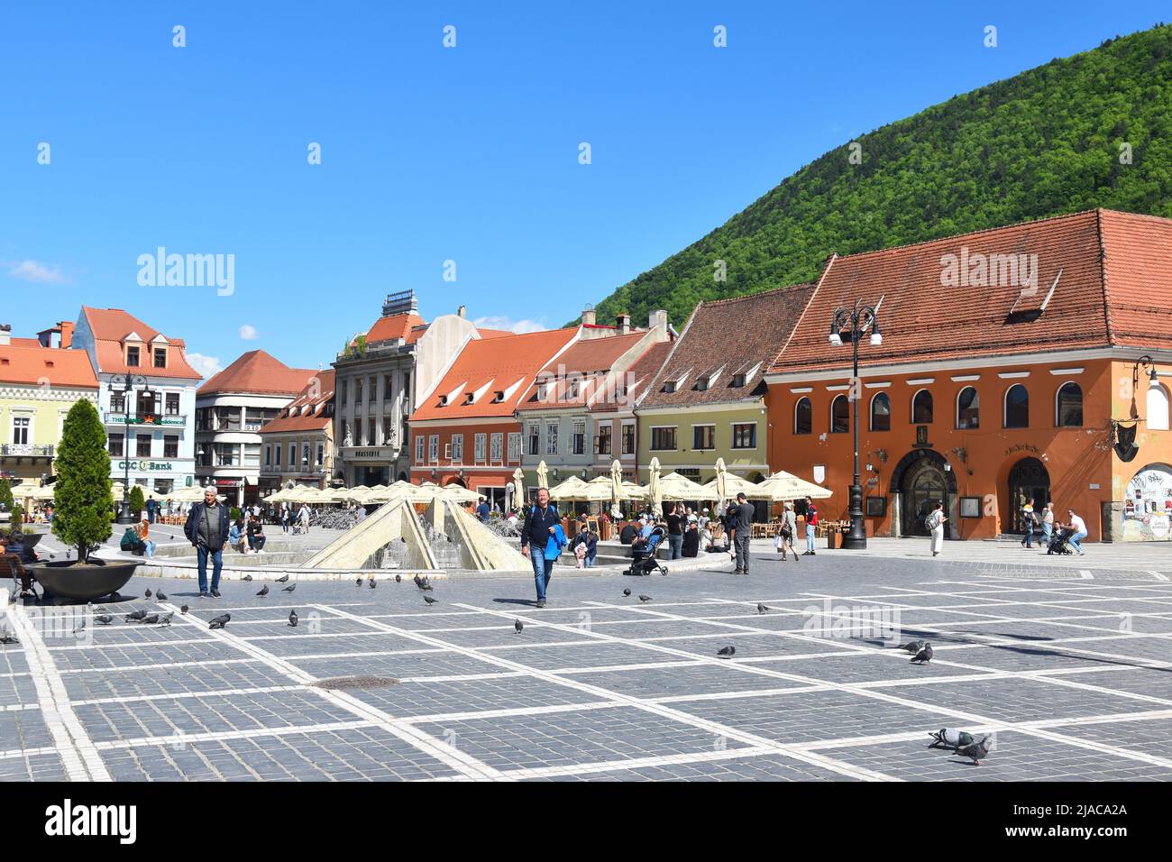 the old Saxon town of Brașov (Kronstadt), Transylvania, Romania: the Main Square (piata Sfatului) Stock Photo