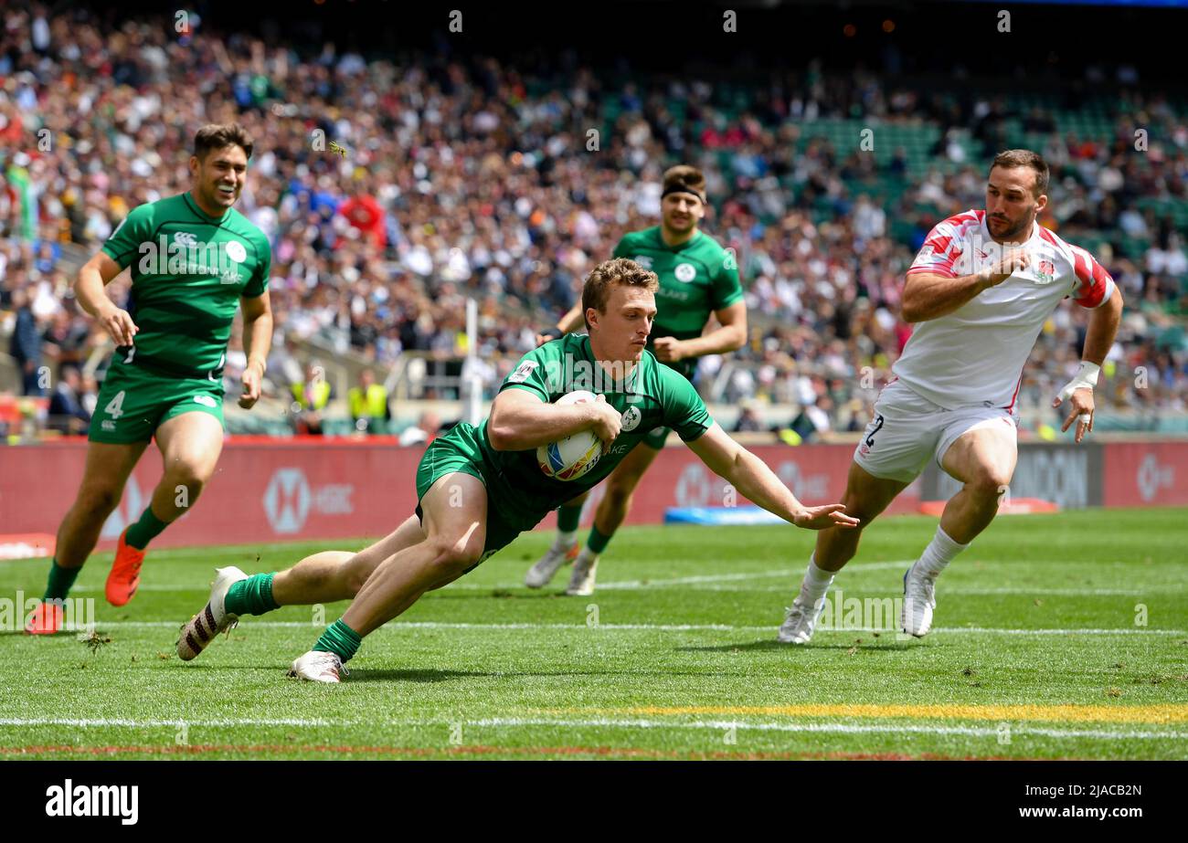 HSBC World Rugby Sevens Series, Twickenham Stadium, England, UK. 29th May, 2022. Fergus Jemphrey of Ireland 7s scores a 1st minute try against England 7s in the HSBC World Rugby Sevens Series between Ireland 7s and England 7s: Credit: Ashley Western/Alamy Live News Stock Photo