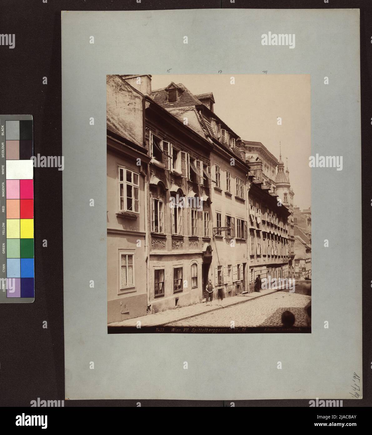 7th, Spittelberggasse 15-19 - View towards Burggasse. August Stauda (1861-1928), photographer Stock Photo