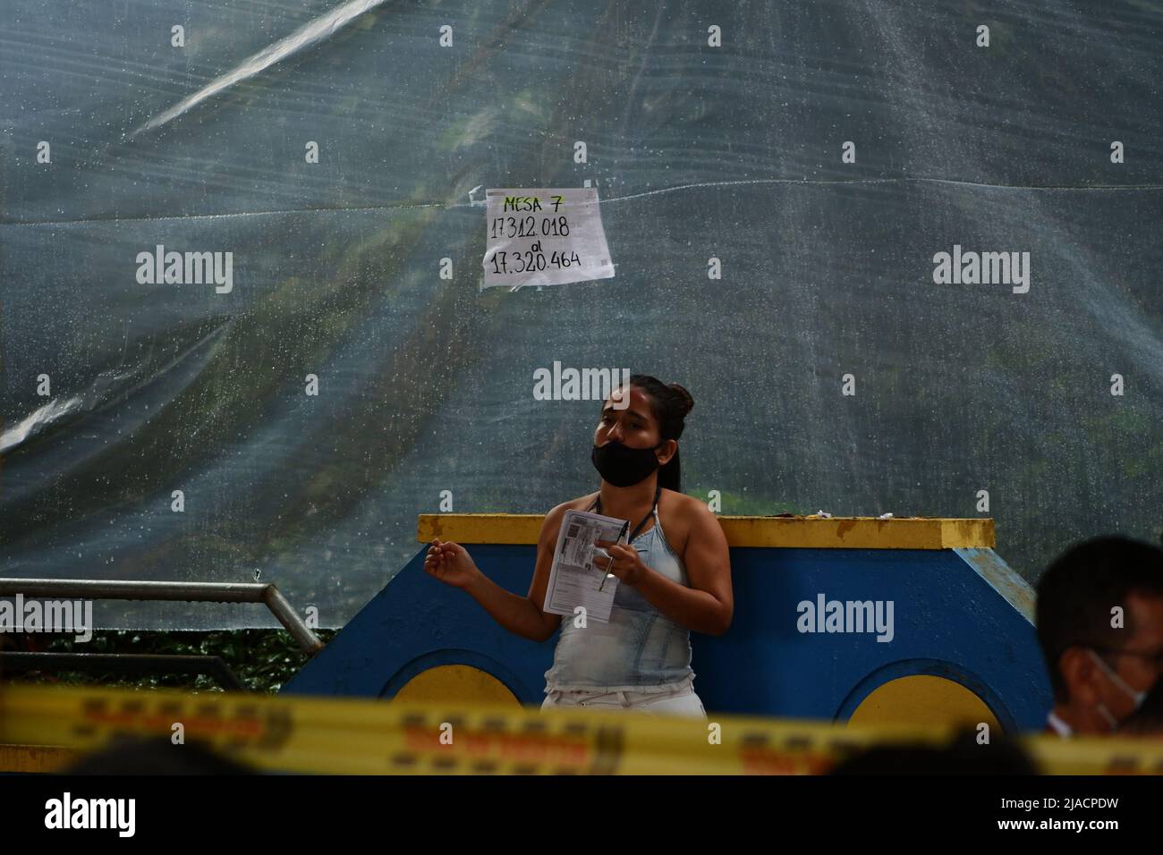 Villavicencio, Colombia. 29th May, 2022. People vote in shelters due to climate crisis in Villavicencio, Meta - Colombia during the 2022 Presidential elections on May 29, 2022. Photo by: Mario Toro Quintero/Long Visual Press Credit: Long Visual Press/Alamy Live News Stock Photo