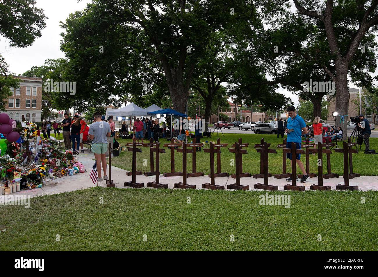 May 29, 2022: Crosses bear the names of the shooting victims in the town square in Uvalde. Residents give their respects to the 19 children killed in the mass shooting at Robb Elementary School. Uvalde, Texas. Mario Cantu/CSM. Stock Photo
