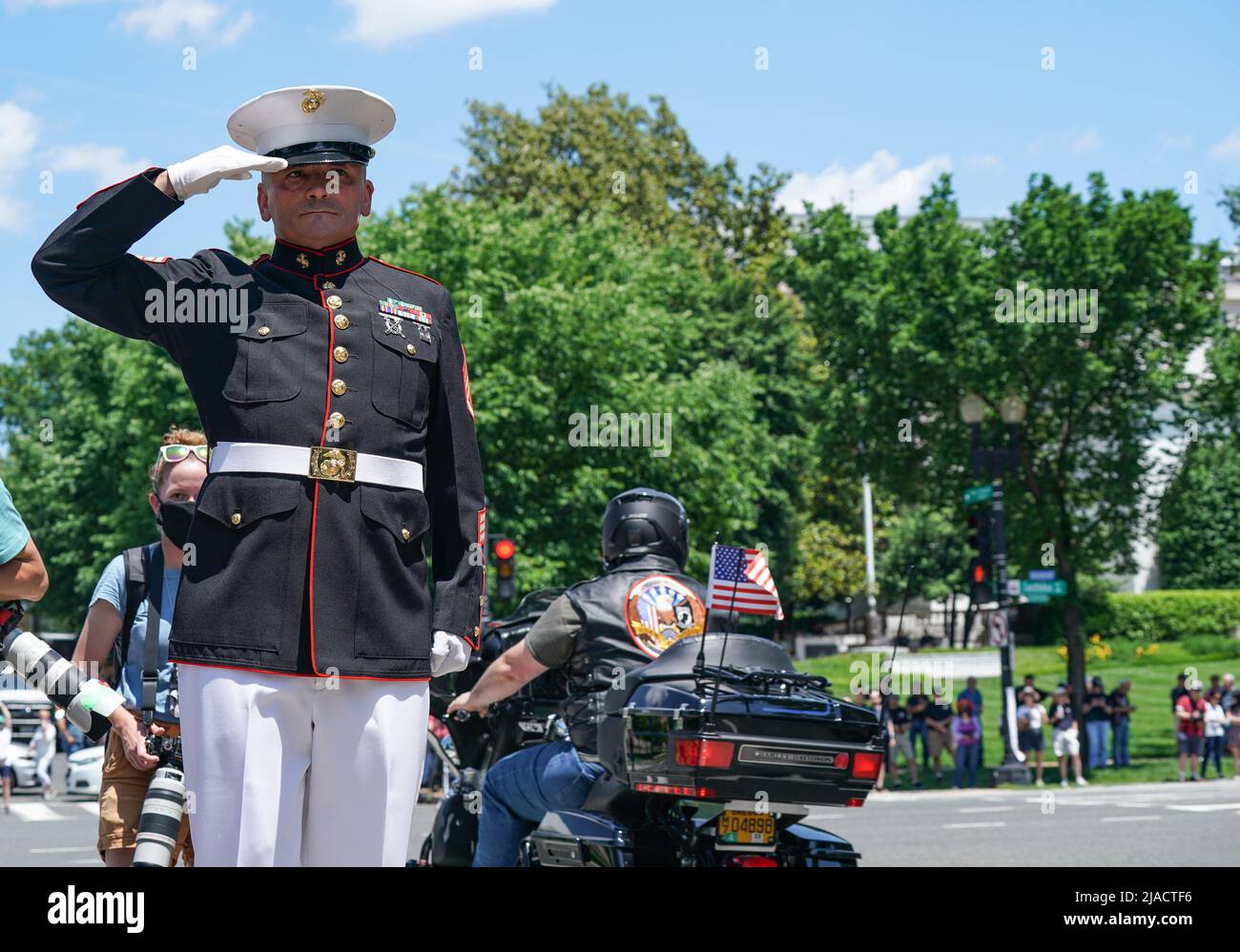 Washington Dc, United States. 29th May, 2022. Staff Sergeant Tim Chambers  salutes riders taking part in the Rolling to Remember Ride on Sunday, May  29, 2022. Photo by Jemal Countess/UPI Credit: UPI/Alamy