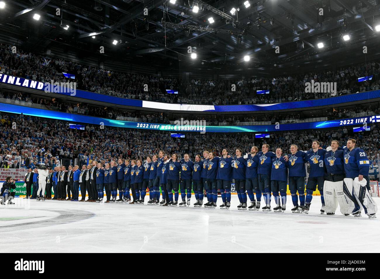 29.05.2022, Tampere, Nokia Arena, Finland v Canada - 2022 IIHF Ice Hockey  World Championship, Finland celebrate the victory (Photo by Andrea  Branca/Just Pictures/Sipa USA Stock Photo - Alamy
