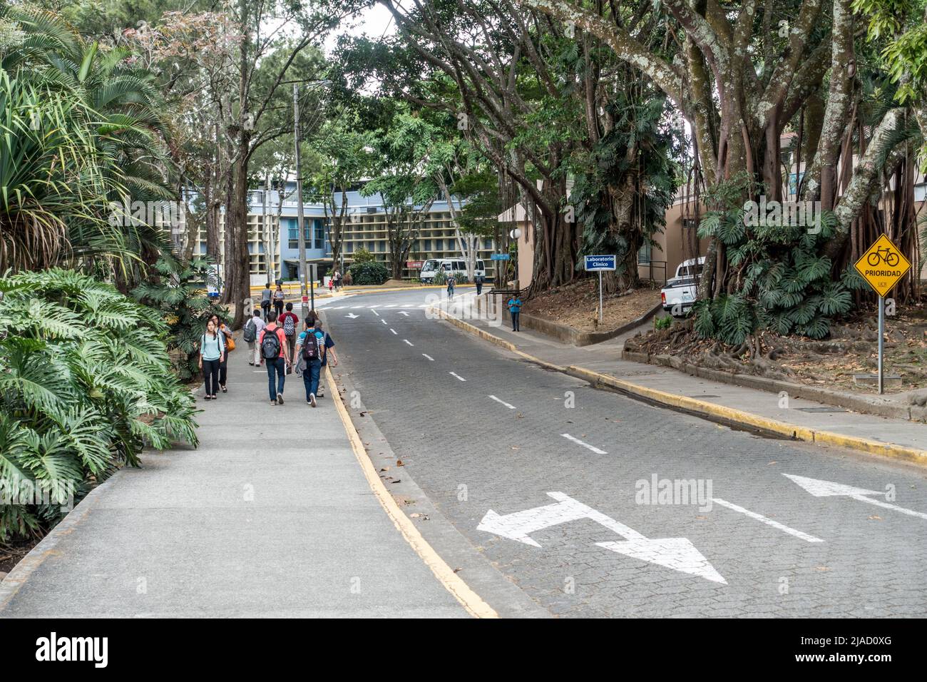 Students walking on the campus of the University of Costa Rica in San Pedro. Stock Photo