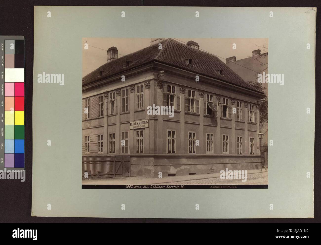 19., Döblinger Hauptstraße 15 - Eck view. August Stauda (1861-1928), photographer Stock Photo