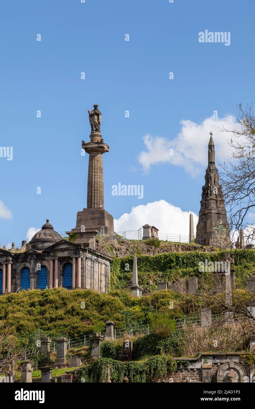 Glasgow Necropolis: Victorian ‘city of the dead’, memorial of John Knox, founder of the Scottish Presbyterian Church Stock Photo